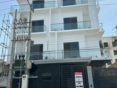 Luxury 3 Bedroom Penthouse Apartment with Elevator & Swimming Pool — Lekki, Lagos