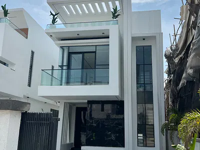 5 Bedroom Detached Mansion — Lekki, Lagos
