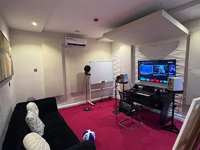 Luxuriously Furnished 2 Bedroom Apartment with Creative/Music Studio — Lekki, Lagos