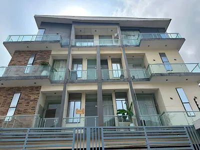 Fully Serviced Furnished 1 Bedroom Flat — Lekki, Lagos