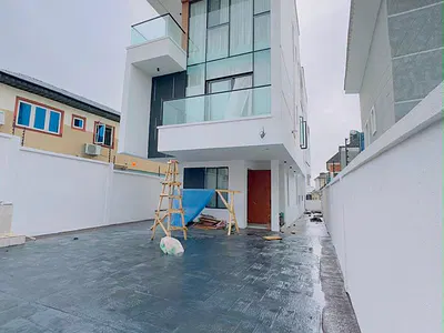 5 Bedroom Fully Detached Duplex — Magodo, Lagos