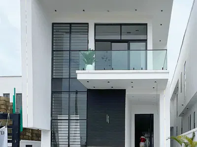 5 Bedroom Detached House with Swimming Pool — Ajah, Lagos