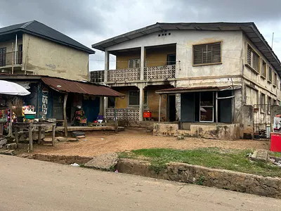 16 Rooms Tenement Commercial Building in a Thriving Enviroment — Joyce B, Ring Road., Ibadan, Oyo
