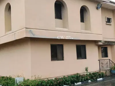 6 Bedroom Detached House with Boys Quarters — Ikoyi, Lagos