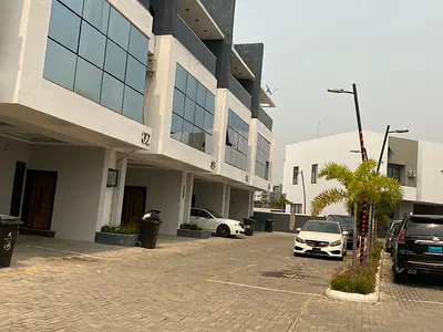 4 Bedroom Terrace House — Lekki Phase 1, Lekki, Lagos