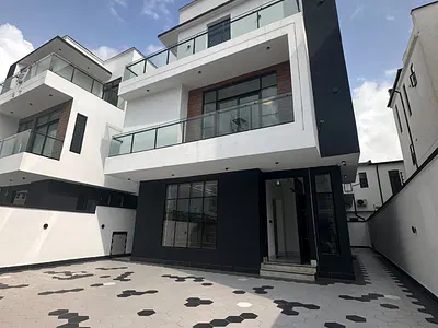 Exquisite 5 Bedroom Fully Detached Duplex with BQ — Chevron Toll Gate, Lekki, Lagos