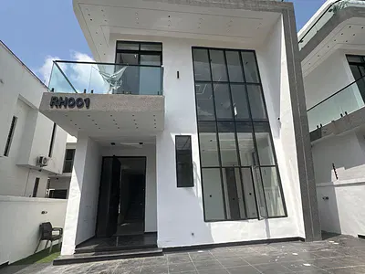 Luxurious 5 Bedrooms Fully Detached Duplex with BQ and Swimming Pool — Chevron Toll Gate, Lekki, Lagos