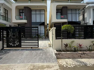 5 Bedroom Elegant Living Fully Detached Duplex — Lekki, Lagos