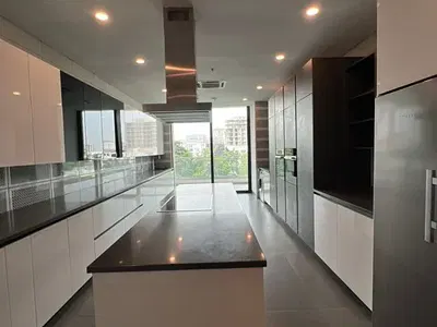 Luxury 4 Bedroom Apartment with Elevator and Swimming Pool — Ikoyi, Lagos