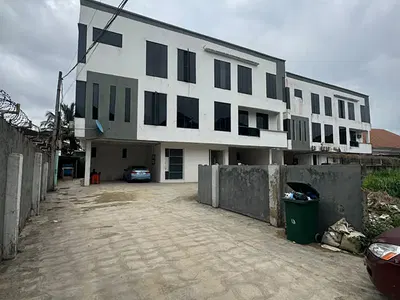 Lovely 4 Bedroom Terrace Duplex with BQ — Ikeja GRA, Ikeja, Lagos