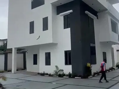 Standard and Well Built 4 Bedroom Detached Duplex +BQ — Guzape District, Abuja