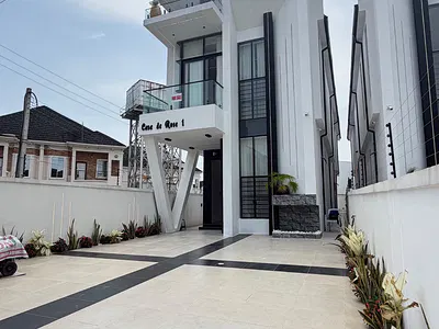 5 Bedroom Detached Duplex — Lekki, Lagos