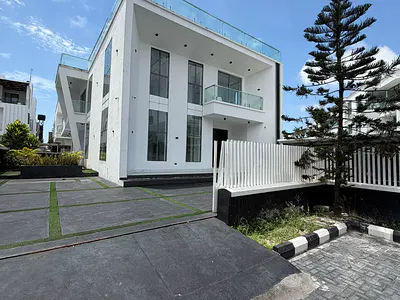 Comfort and Luxurious 5-Bedroom Fully Detached Duplex — Lekki, Lagos
