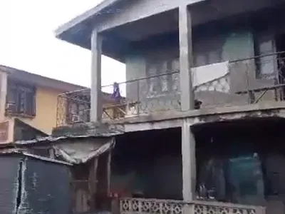 16-Room Storey Building — Oke-Itunu, Motorable Area, Facing the Road Directly, 3mins Drive From, Ibadan, Oyo