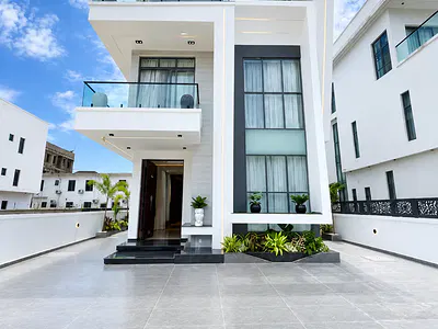 5 Bedroom Contemporary Fully Detached Duplex — Lekki, Lagos