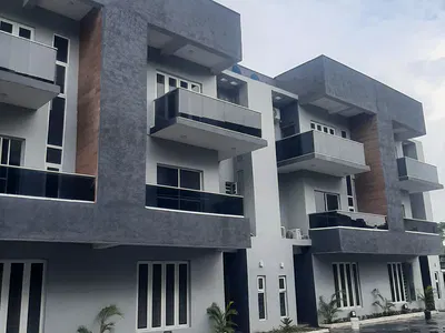 Serviced 4 Bedroom En-Suite Townhouse — Lekki Phase 1, Lekki, Lagos