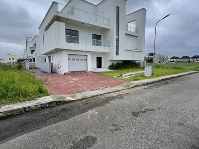 Luxury 4 Bedroom Fully Detached Duplex with Pool, BQ — Lekki, Lagos