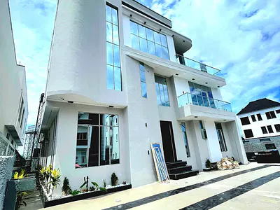 Elegant 5 Bedroom Detached Duplex — Lekki, Lagos