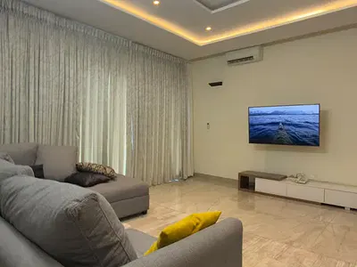 Furnished and Serviced 1 Bedroom Flat — Ikoyi, Lagos