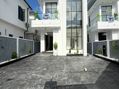 5 Bedroom Detached Duplex with Swimming Pool — Lekki, Lagos