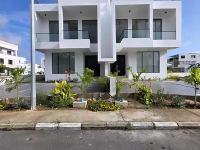 5 Bedroom Semi-Detached Duplex — Lekki, Lagos