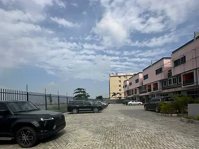 Well Finished Serviced Water-Front 4 Bedroom Terrace with a Room BQ — Lekki Phase 1, Lekki, Lagos