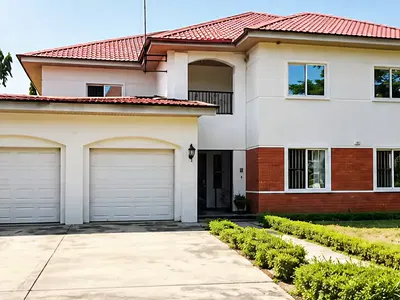 5 Bedroom Detached House with Guest Chalet — Lekki, Lagos