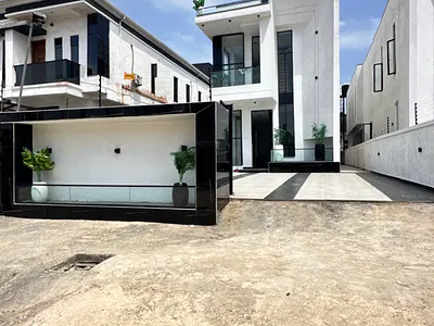 Large 5 Bedroom Duplex with Swimming Pool — Lekki, Lagos
