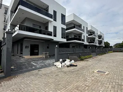 5 Bedroom Fully Detached House with BQ — Ikoyi, Lagos