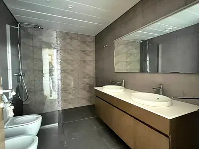 Beautiful 3 Bedroom Waterfront Apartment with Excellent Facility — Victoria Island (VI), Lagos