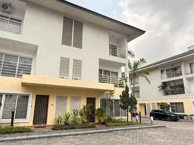Serviced with 24/7 Power Supply 3 Bedroom Terraced Duplex with 1 Room — Lekki, Lagos