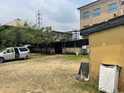 Land Measuring 471SQM with Demolishable Structure — Orishigun/Apostolic Grammar School Street, Ketu, Lagos