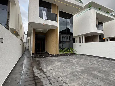 5 Bedroom Fully Detached Duplex — Lekki, Lagos