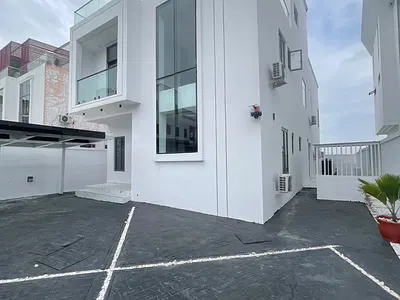 5 Bedroom Detached Duplex — Lekki, Lagos