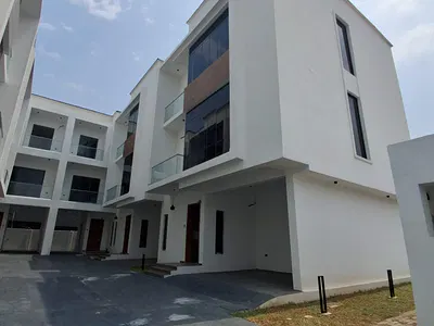 4 Bedroom Terrace — Lekki, Lagos