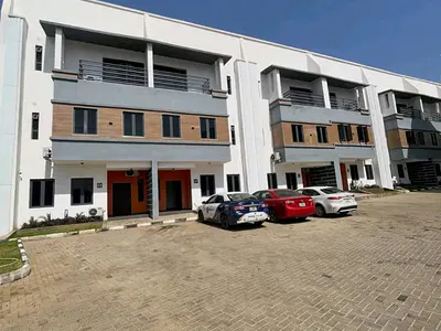 Standard 4 Bedroom Terrace Duplex with BQ on a Tarred Road. Mini Estate — Wuye, Abuja