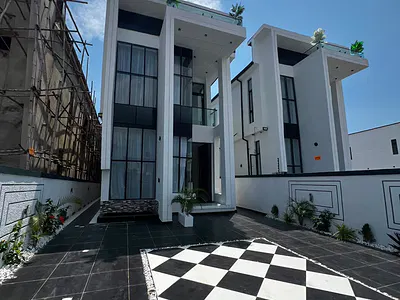 5 Bedroom Detached Duplex — Lekki, Lagos