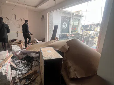 Self Service Shop Space Upstairs Facing the Road — Lekki, Lagos