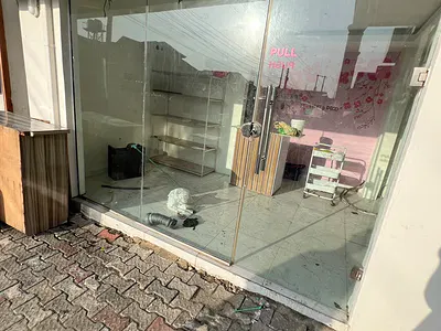 Shop Space Space Ground Floor Facing the Road Good for Boutique — Lekki, Lagos