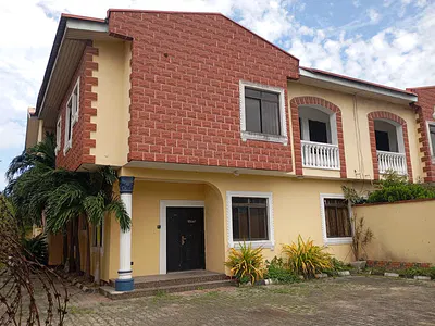 5 Bedroom Semi Detached House — Lekki, Lagos