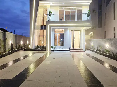 5 Bedroom Detached House — Lekki, Lagos