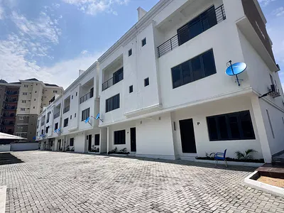 *phenomenal 4 Bedroom Semi Detached Duplex with BQ, Swimming Pool, Gym — Ikoyi, Lagos
