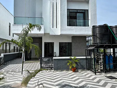 5 Bedroom Detached Duplex — Lekki, Lagos