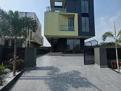 Luxury 5 Bedroom Detached Duplex with Elevator + Swimming Pool — Lekki, Lagos