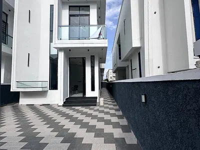 Elegant 5 Bedroom Detached Duplex in a Secured Estate — Lekki, Lagos