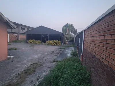 A Commercial Fully Detached Structure on 600SQM of Land — Ajah, Lagos