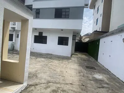 Commercial 5 Bedroom Detached Duplex — Lekki, Lagos