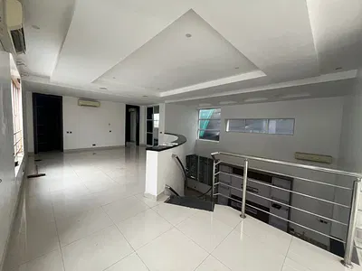 Lovely 5 Bedroom Fully Detached House with BQ, S/Pool — Ikoyi, Lagos