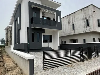 1 Bedroom Apartment with 24 Hour Light & Constant Water — Off Osubi Airport, Warri, Delta