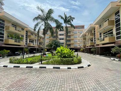 Furnished 4 Bedroom Detached House with BQ, Swimming Pool and Gym. — Ikoyi, Lagos
